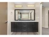 1318 Perry St - Photo 22