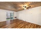 715 Clinton St - Photo 2