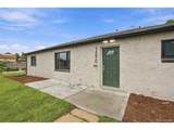 1590 Oak Pl - Photo 4