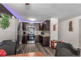 725 Clinton St - Photo 14