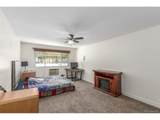725 Clinton St - Photo 18