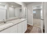 2240 Christina St - Photo 12
