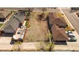 909 Wolff St - Photo 5