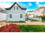 1019 26th St - Photo 2