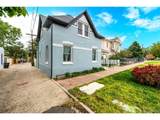 1019 26th St - Photo 3