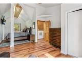 2028 Redhill Rd - Photo 20