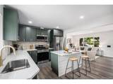 530 Everett St - Photo 11