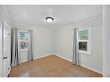 1124 Perry St - Photo 11