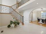2819 Canyon Crest Dr - Photo 4