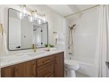 580 Clinton St - Photo 14