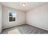 5562 Clarence Dr - Photo 28