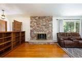 1045 Cody St - Photo 17
