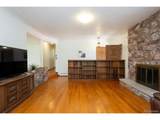 1045 Cody St - Photo 2