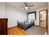 1045 Cody St - Photo 24