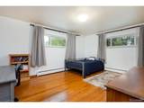 1045 Cody St - Photo 27