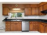 1045 Cody St - Photo 3