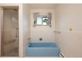1045 Cody St - Photo 31