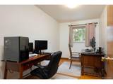 1045 Cody St - Photo 32
