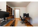 1045 Cody St - Photo 33
