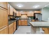 610 Clinton St - Photo 3