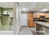 610 Clinton St - Photo 8