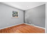 886 Kingston St - Photo 10