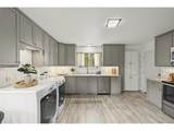 2555 Queen St - Photo 10