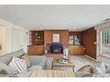 2555 Queen St - Photo 22