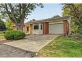 2555 Queen St - Photo 3