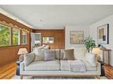 2555 Queen St - Photo 9
