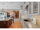 1085 Vine St - Photo 18