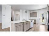 323 Bersshine St - Photo 13