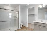 323 Bersshine St - Photo 20