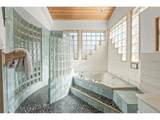 2028 Redhill Rd - Photo 24