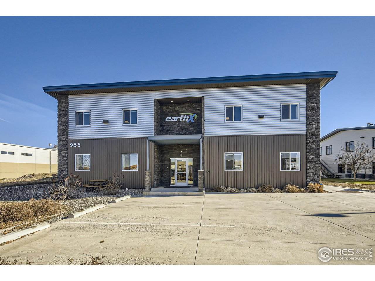 955 Merchant Ct - Photo 1