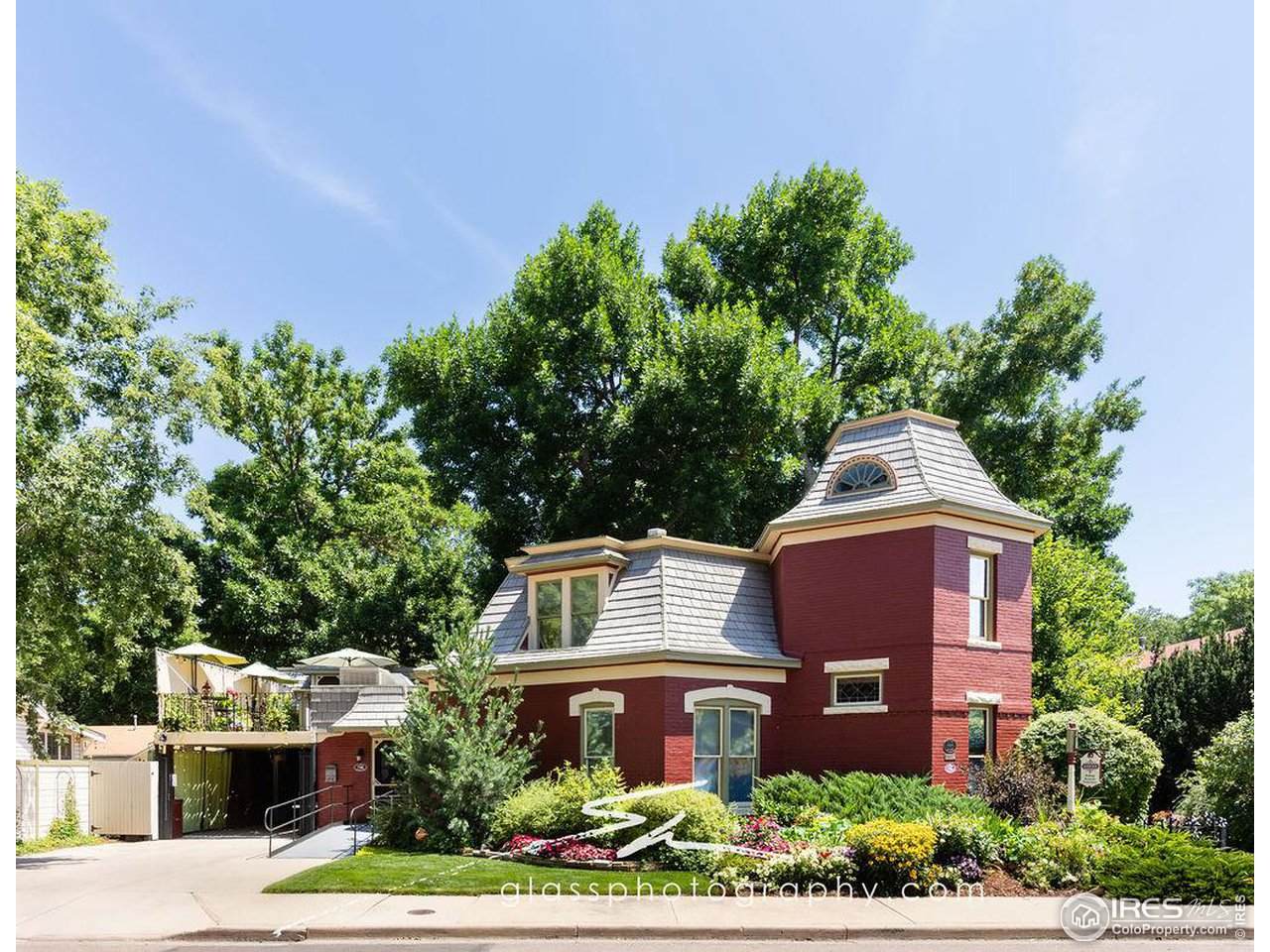 746 Washington Ave - Photo 1