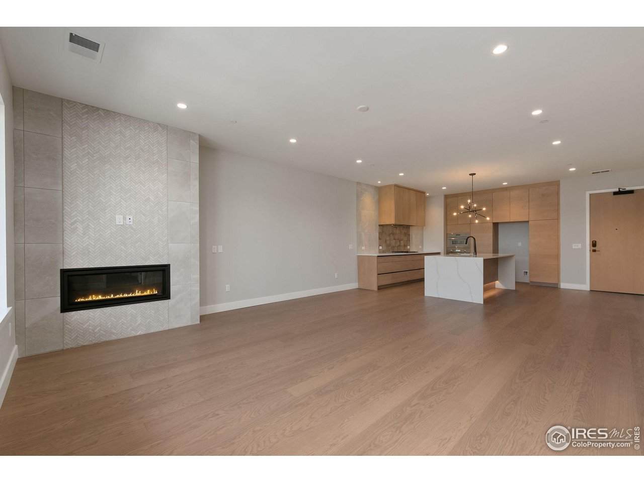 205 6th St - Photo 1