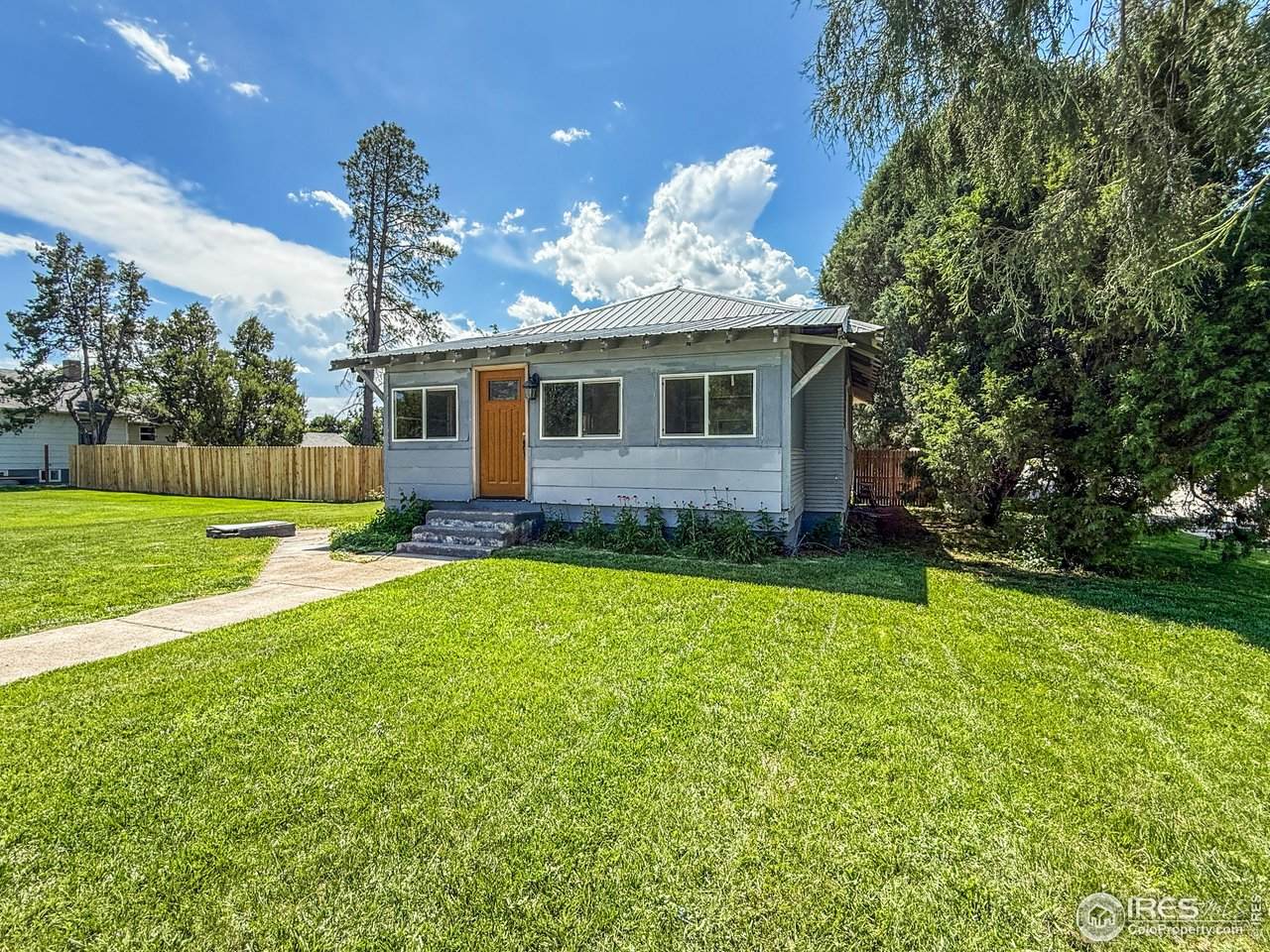 605 Utah Ave - Photo 1