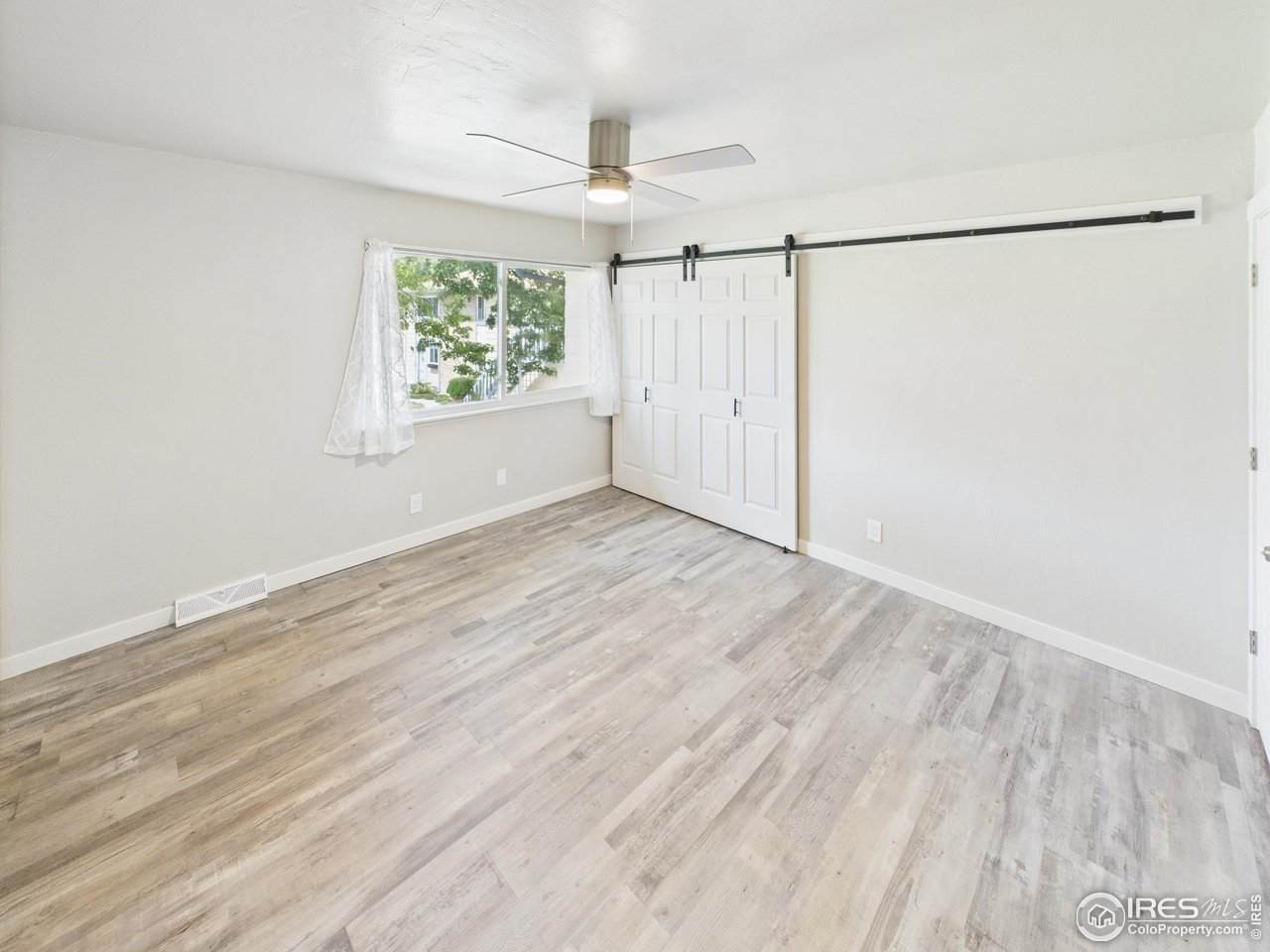 1044 Coronado Pkwy - Photo 1
