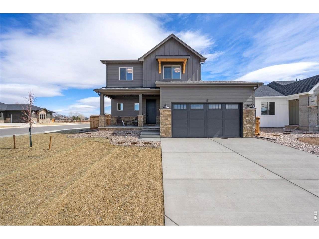 15 Snowcap Dr - Photo 1