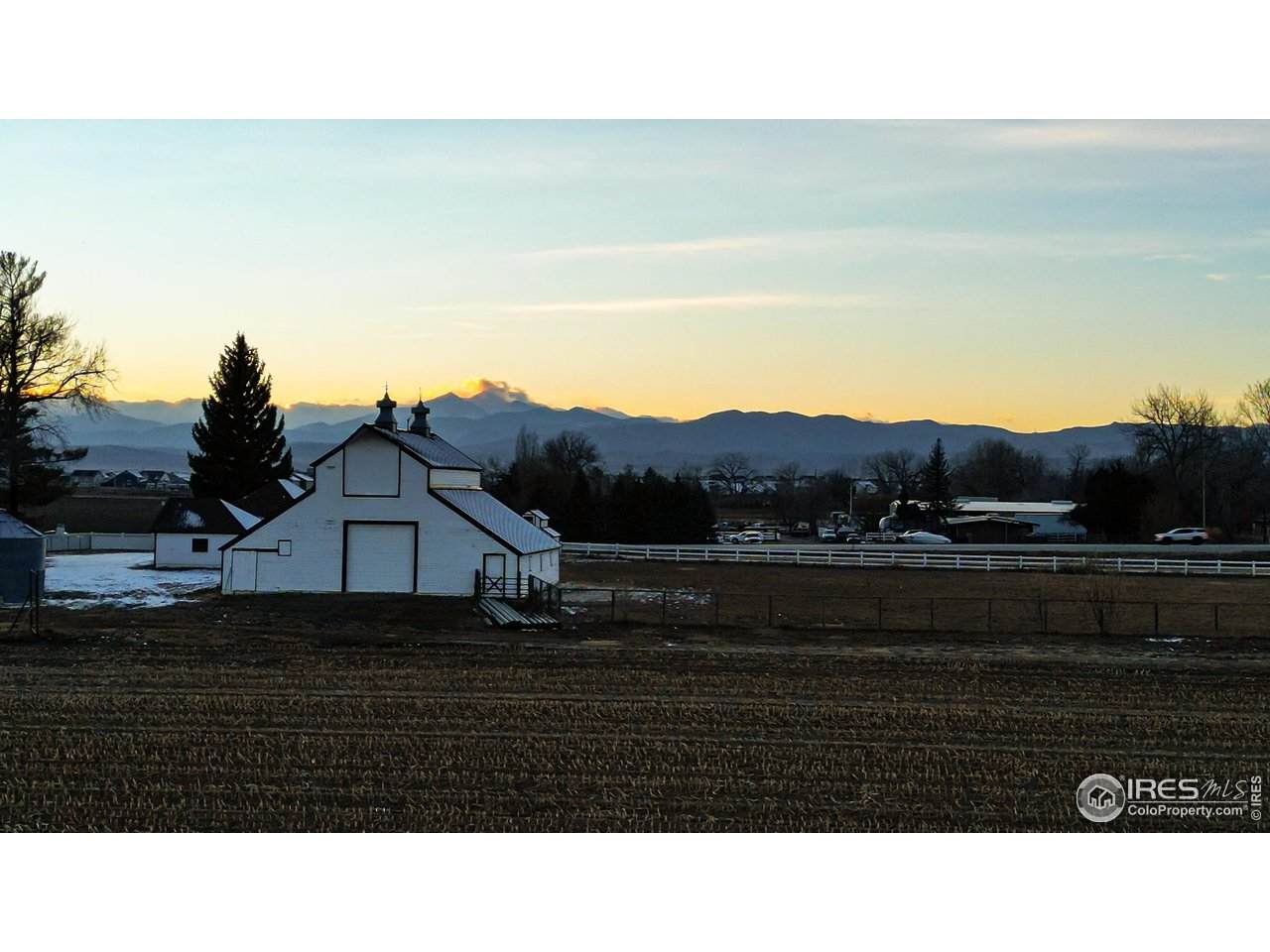 106 Sunset Ct - Photo 1