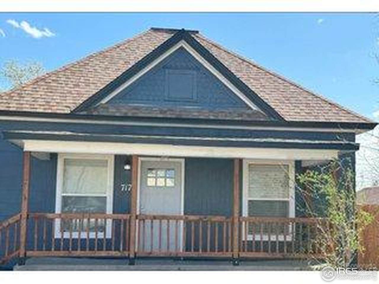 717 Phelps St - Photo 1