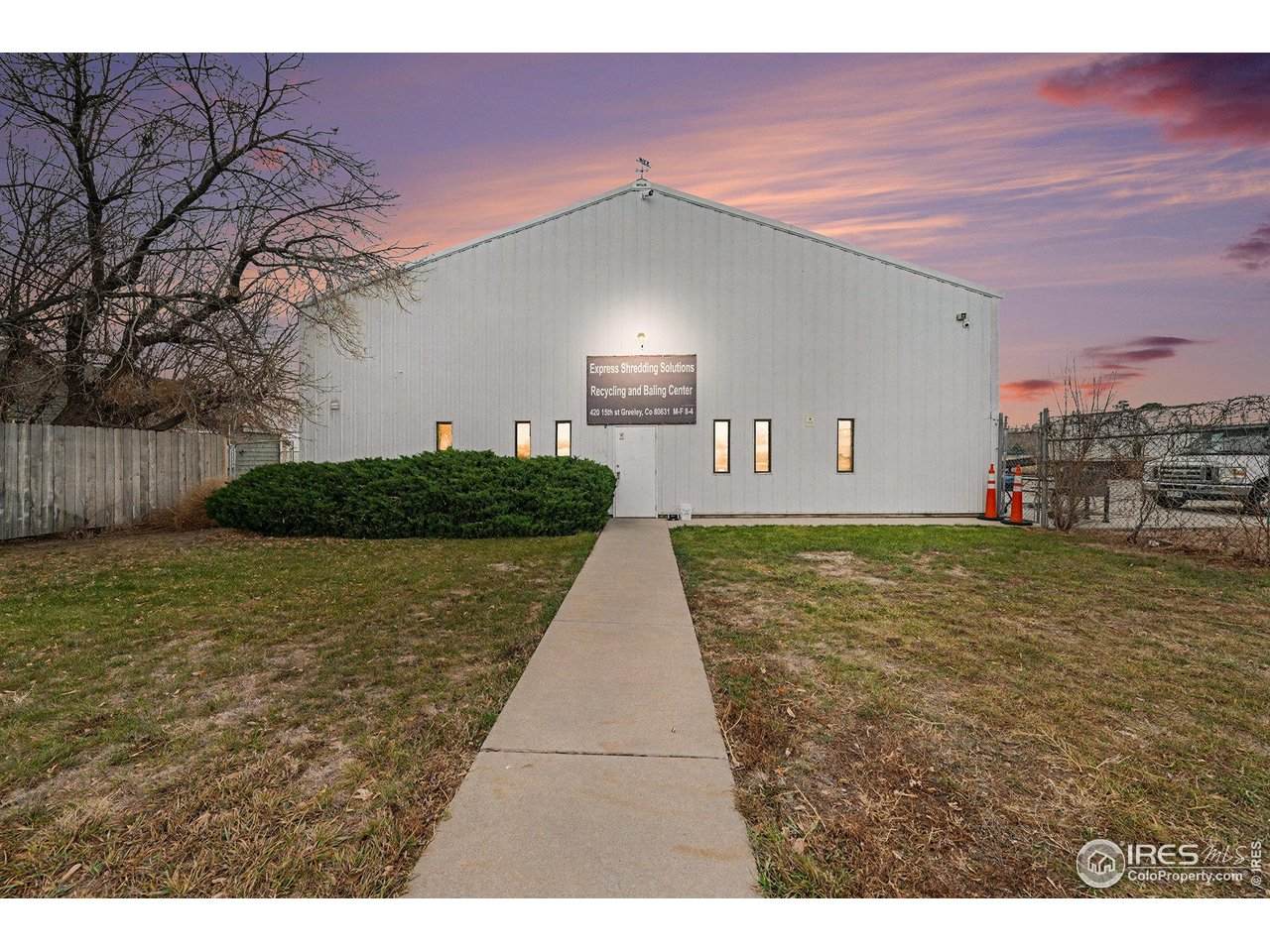 420 15th St - Photo 1