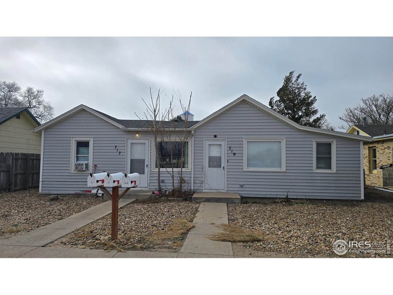 717 Elm St - Photo 1