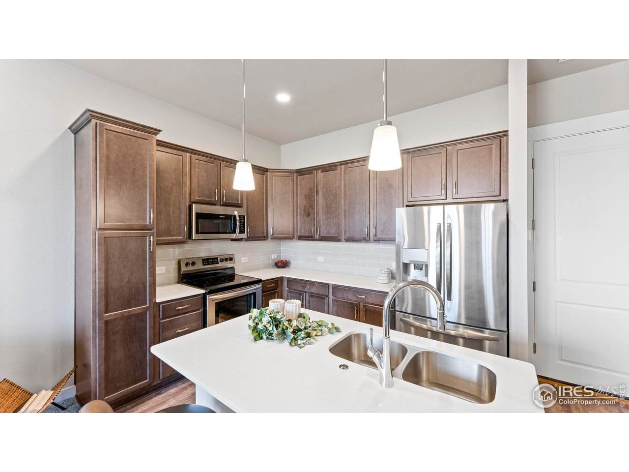 6780 Maple Leaf Dr - Photo 1