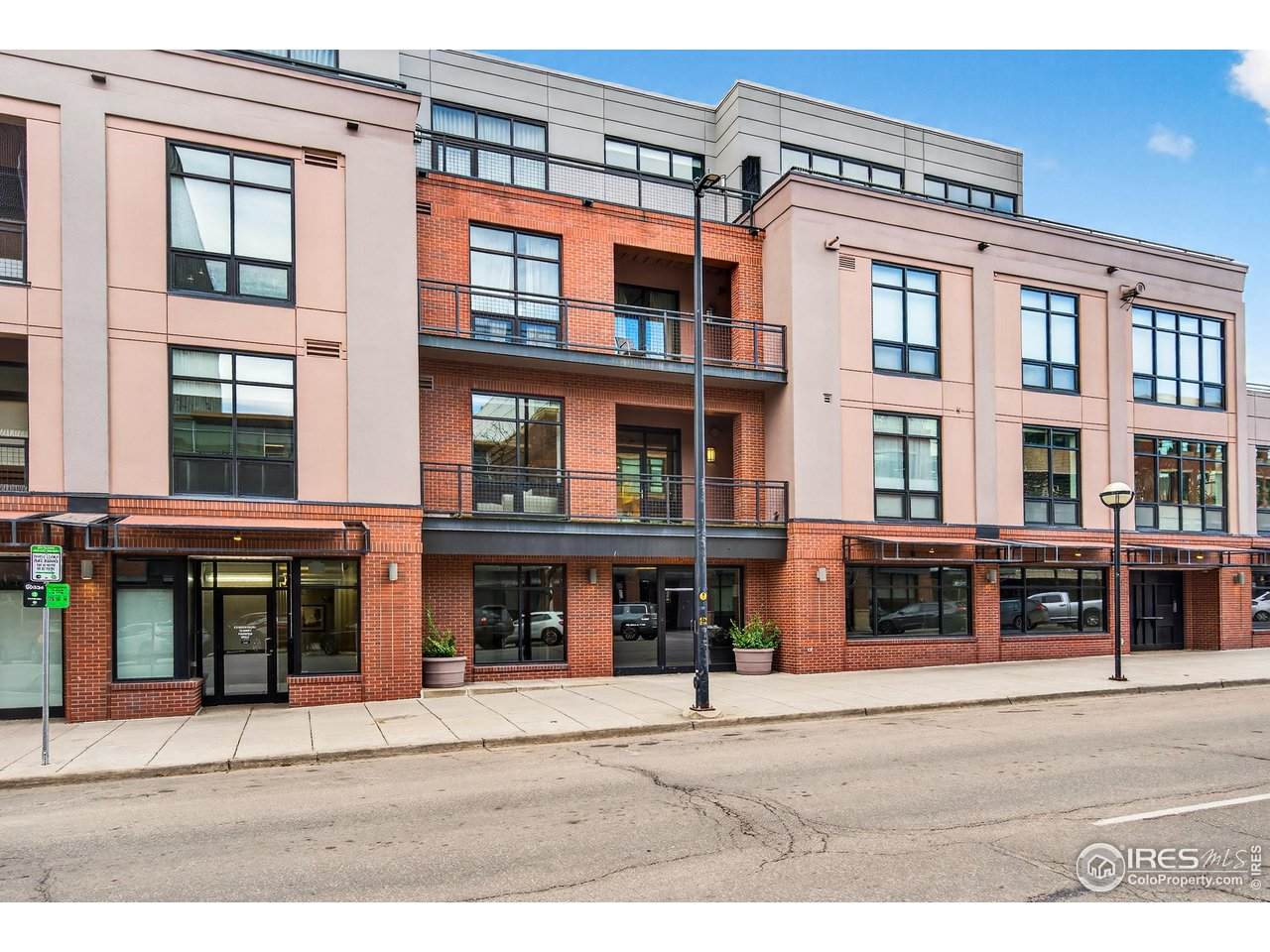 1360 Walnut St - Photo 1
