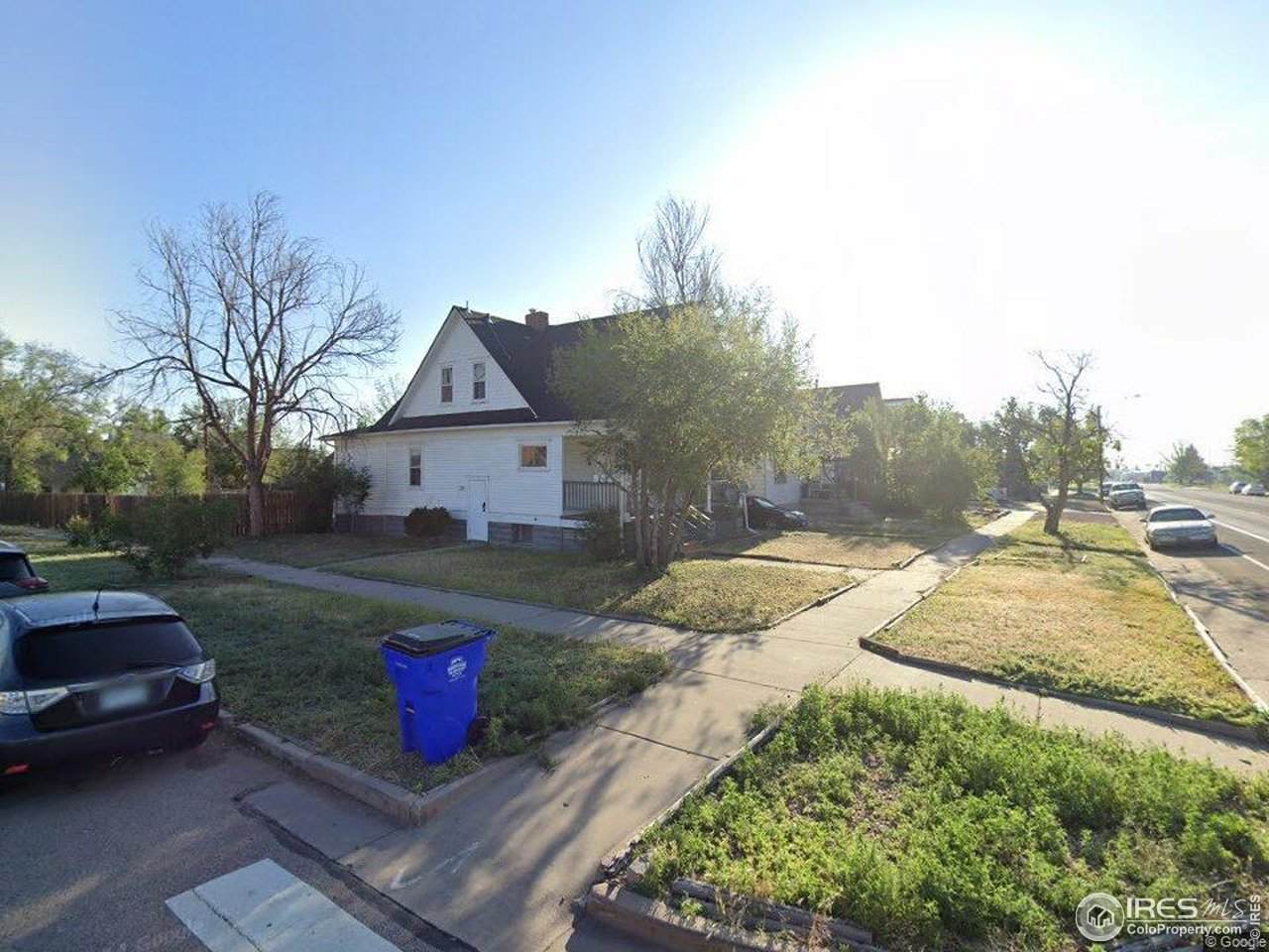 929 5th St - Photo 1