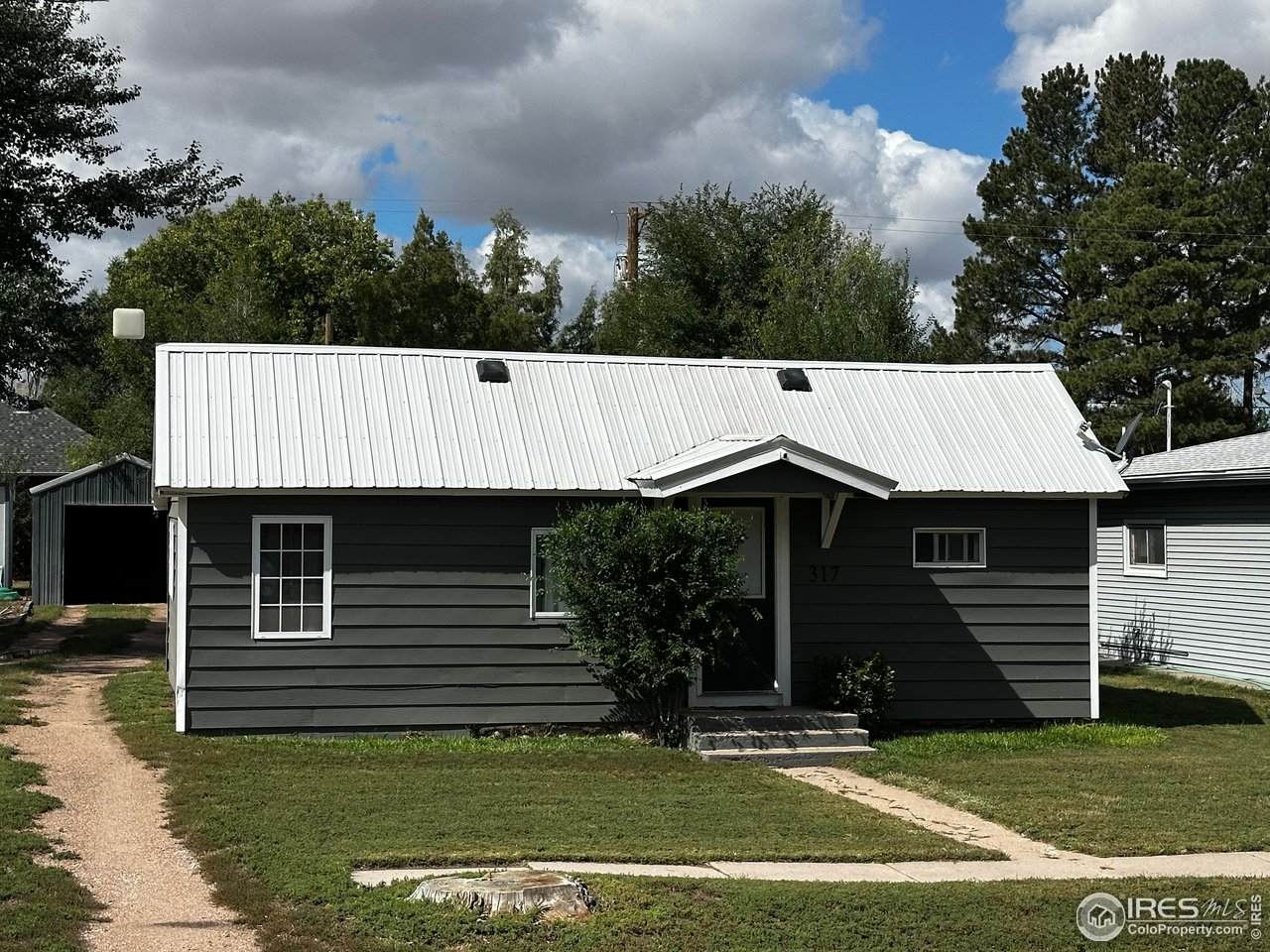 317 Weld St - Photo 1