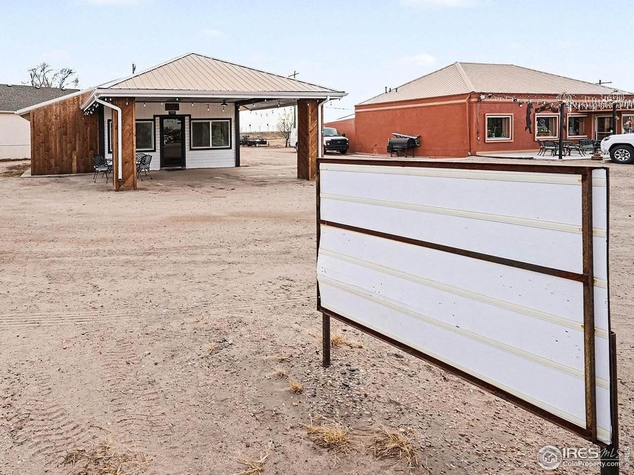 400 Central Ave - Photo 1