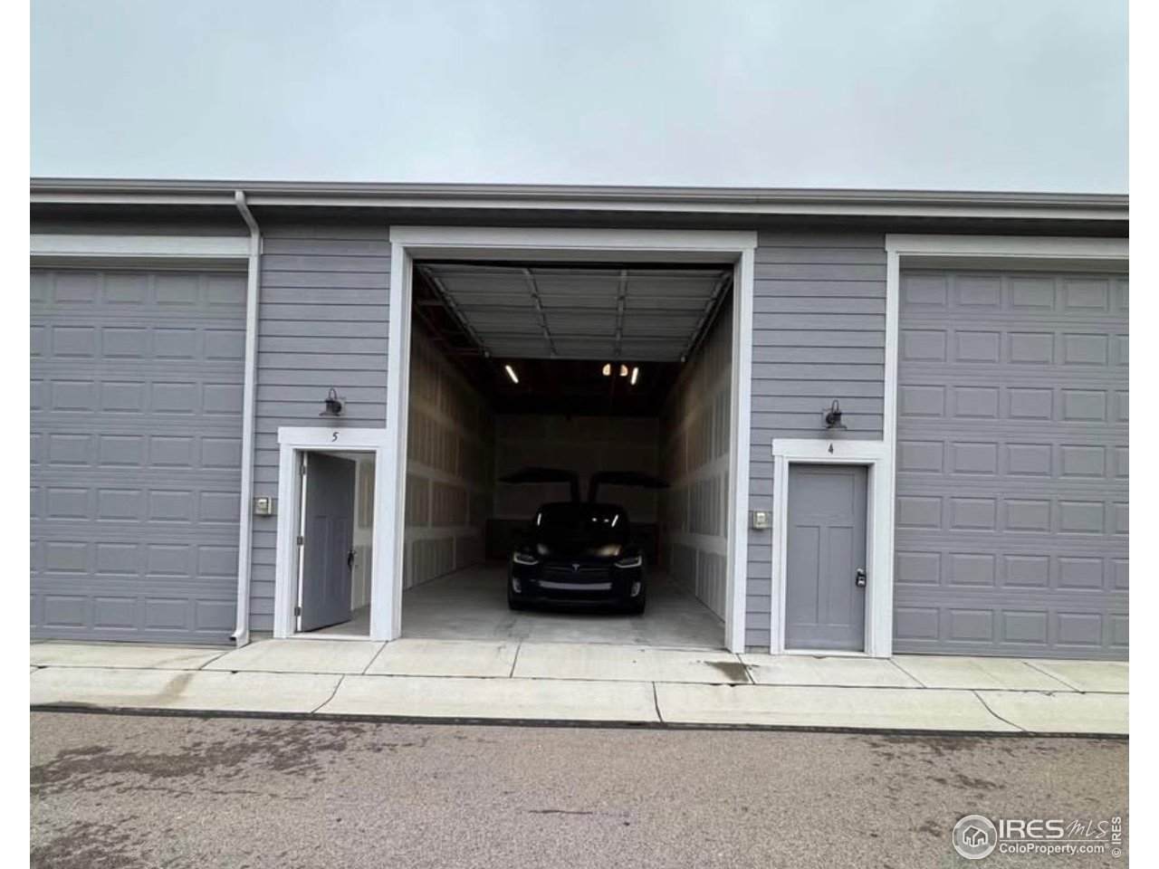 288 Chestnut St - Photo 1
